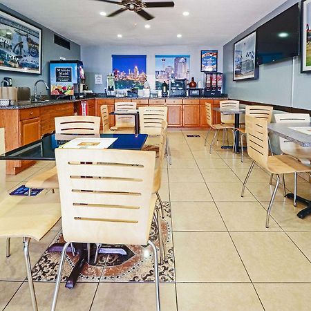 Rodeway Inn San Antonio Lackland Afb - Seaworld Exterior photo