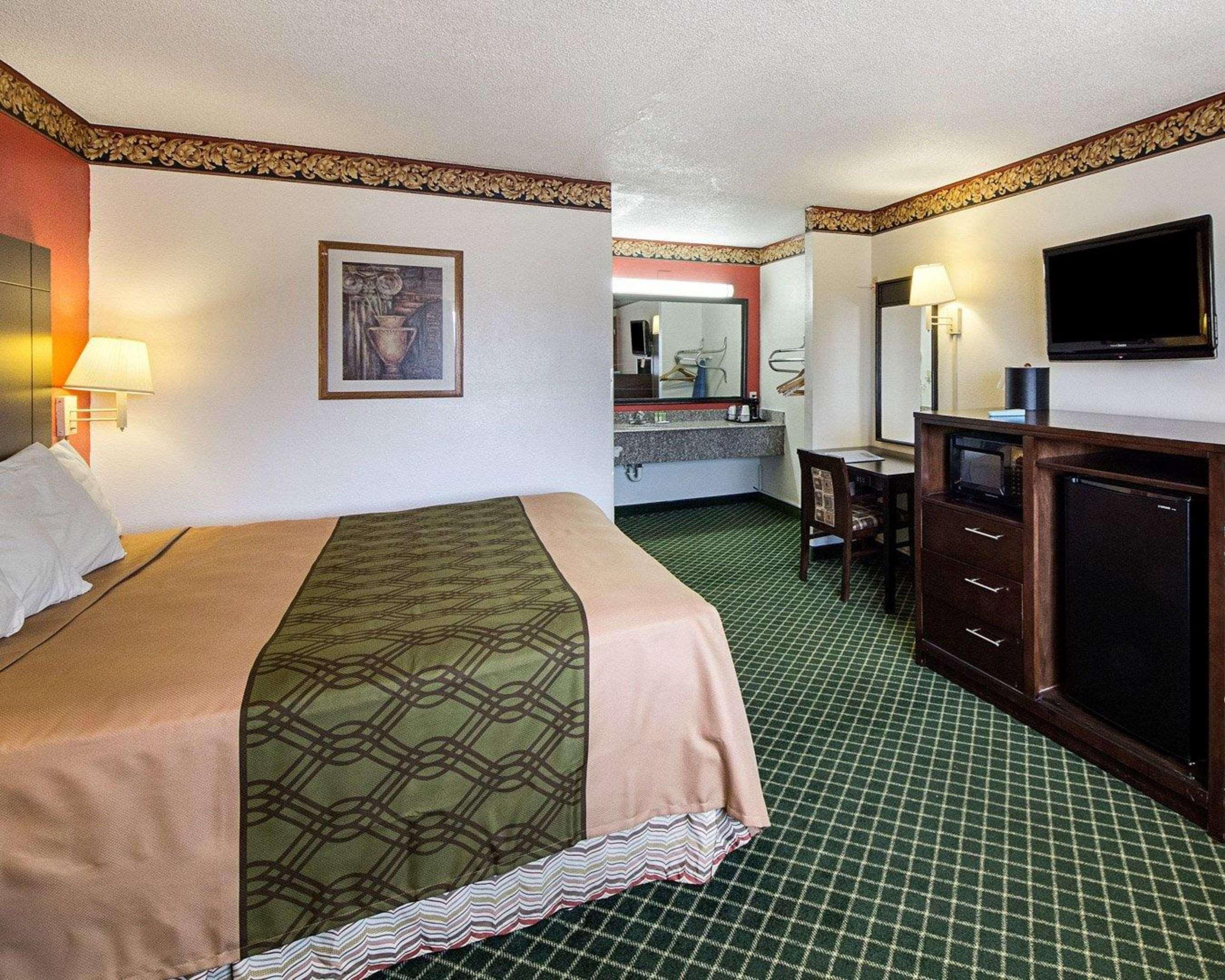 Rodeway Inn San Antonio Lackland Afb - Seaworld Exterior photo