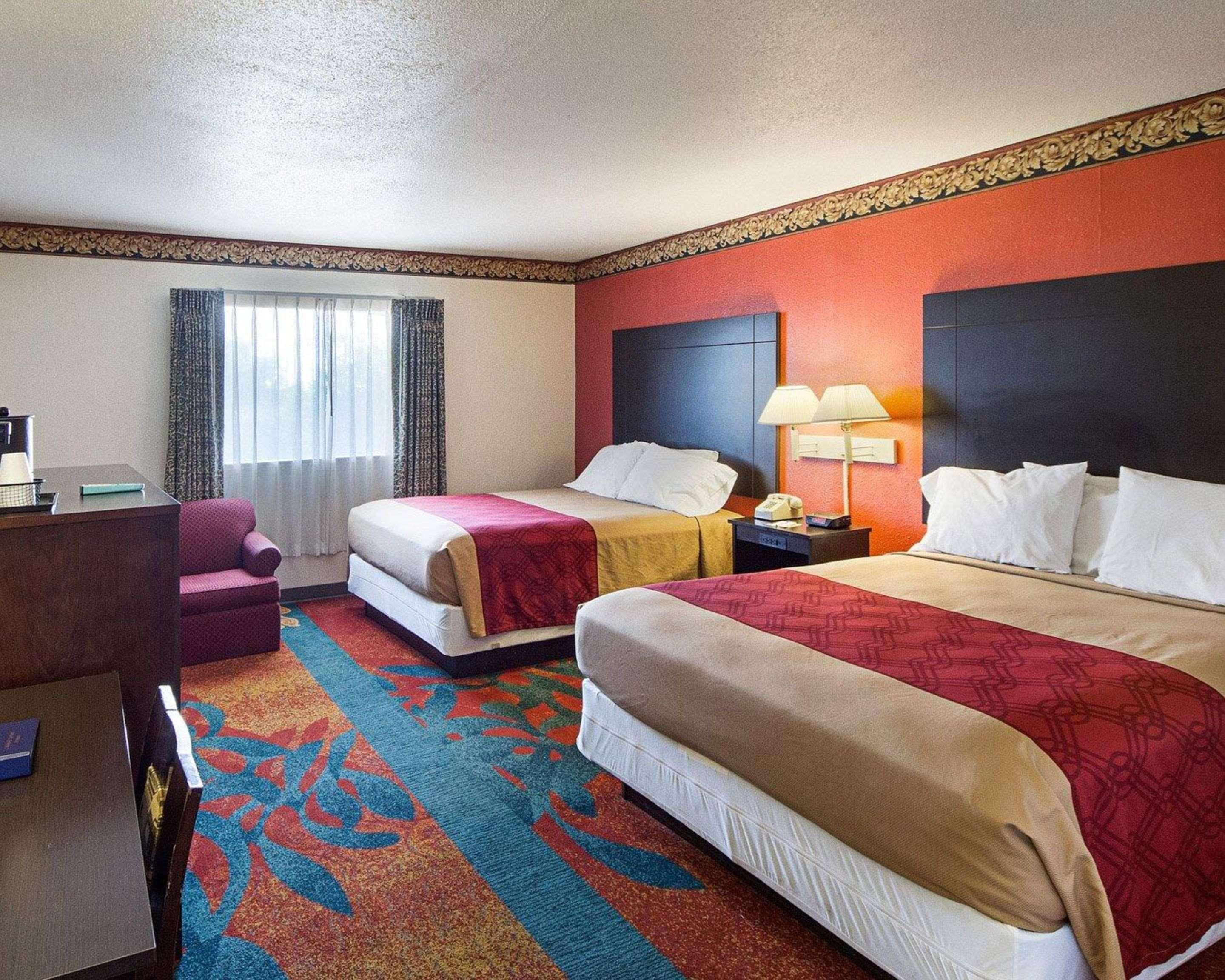 Rodeway Inn San Antonio Lackland Afb - Seaworld Exterior photo